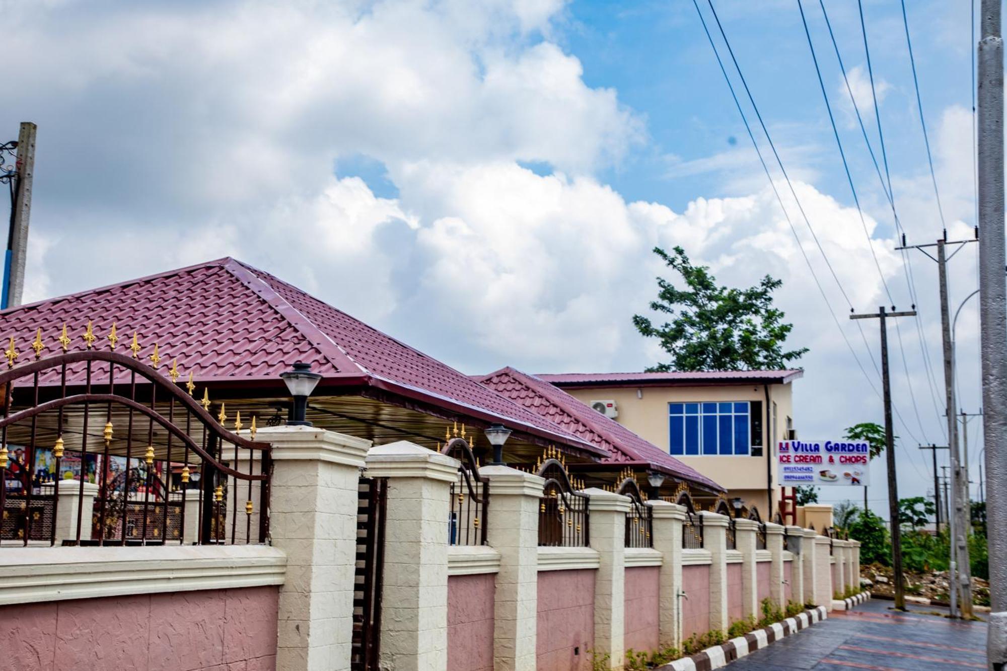 Villa Hilton Hotels Uyo Buitenkant foto