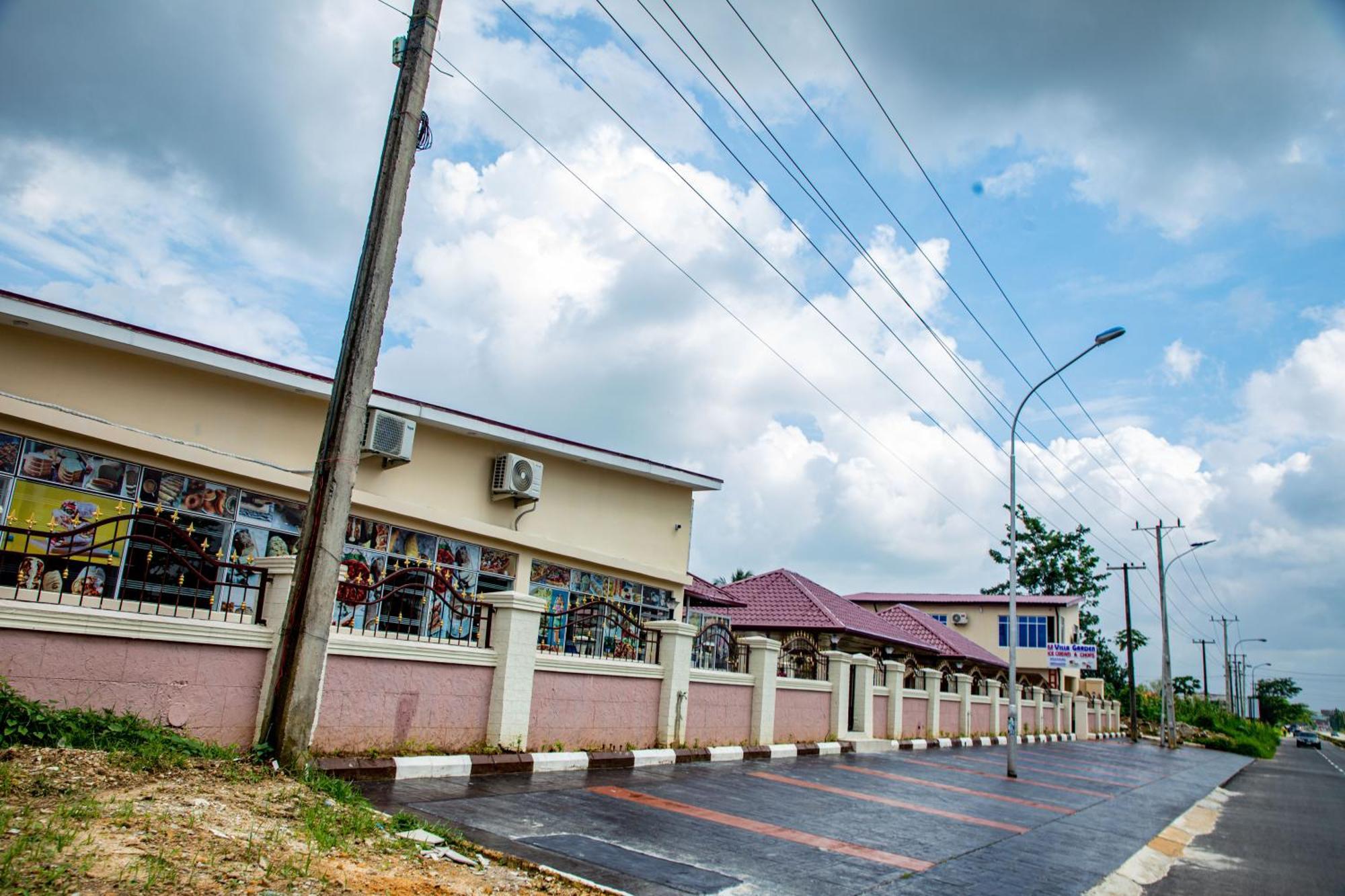 Villa Hilton Hotels Uyo Buitenkant foto