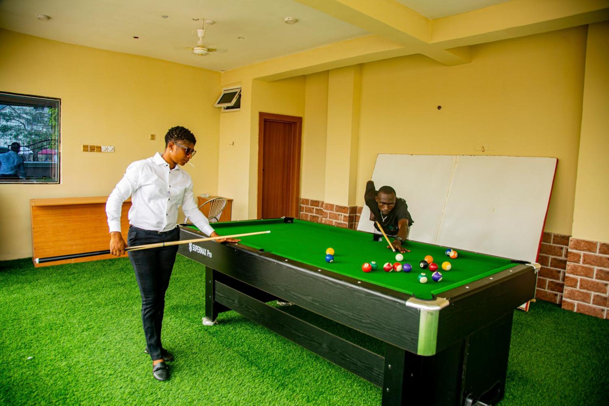 Villa Hilton Hotels Uyo Buitenkant foto