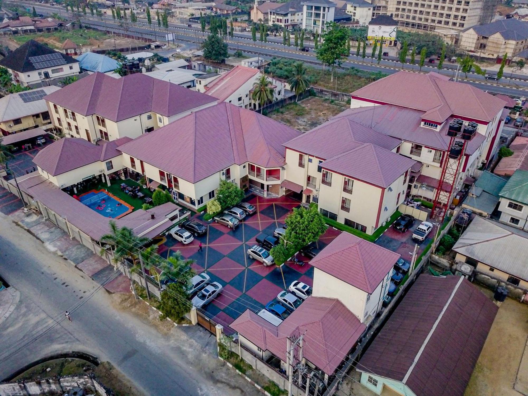 Villa Hilton Hotels Uyo Buitenkant foto