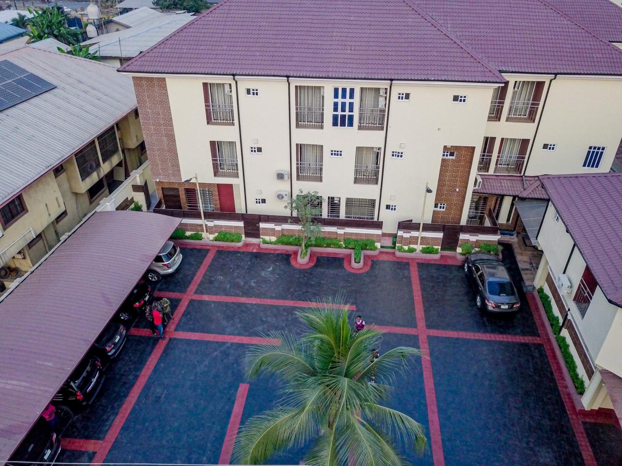 Villa Hilton Hotels Uyo Buitenkant foto
