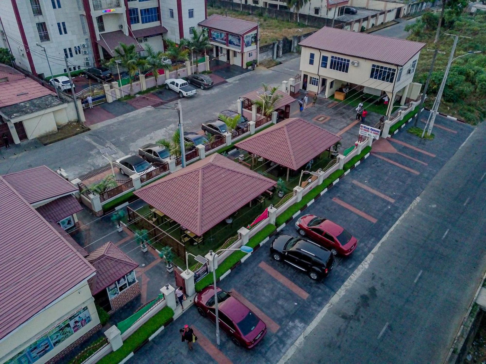 Villa Hilton Hotels Uyo Buitenkant foto